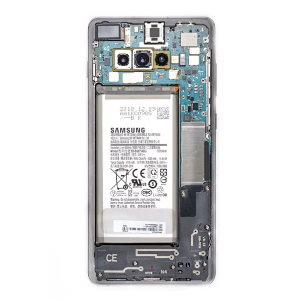 Technician receiving a broken phone from a customer